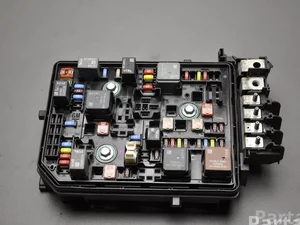 Opel 39069684 ASTRA K 2017 Boîte à fusibles