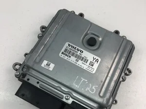 Volvo 31303095AC; 0281016616 / 31303095AC, 0281016616 S80 II (AS) 2011 Unité de contrôle moteur