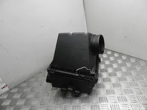 Mercedes-Benz A 163 505 04 60 / A1635050460 M-CLASS (W163) 2002 Boîtier de filtre à air