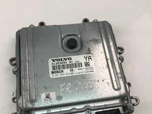 Volvo 31303095AC; 0281016616 / 31303095AC, 0281016616 S80 II (AS) 2010 Unidad de control del motor