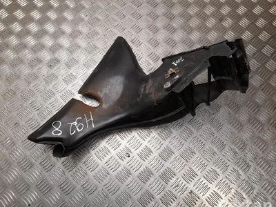 Mercedes-Benz 110 830 07 19 / 1108300719 W110 200D 1965 Conduit d'air - Image 1