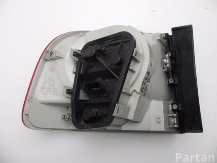 VW 7L6 945 096 K, 7L6 945 258 / 7L6945096K, 7L6945258 TOUAREG (7LA, 7L6, 7L7) 2005 Taillight Right