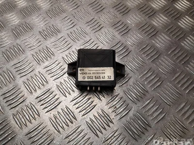 Mercedes-Benz 0025454132 S-CLASS (C126 Coupe) 1980 Unités de contrôle - Image 1