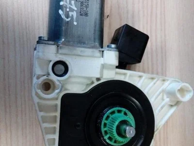 Mercedes-Benz A 207 820 03 42 / A2078200342 E-CLASS Coupe (C207) 2010 Moteur de lève-vitre Left Front - Image 1