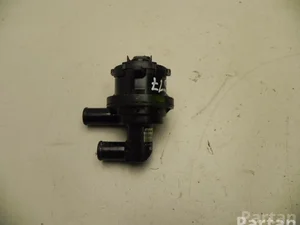 Lexus 064100-1301 / 0641001301 IS III (_E3_) 2014 Pompe à eau