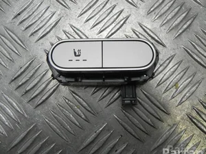 Mercedes-Benz A 177 905 67 00 / A1779056700 GLE (W167) (2019 ...) 2019 Interrupteur de chauffage de siège