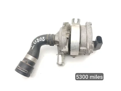 Porsche 9J1.965.567.A, 9J1121548 / 9J1965567A, 9J1121548 Taycan 2021 Pompe à eau - Image 1