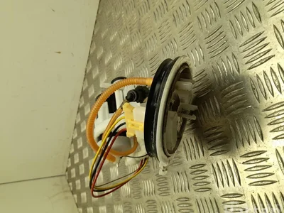 Audi 8W0201317F A4 (8W2, B9) 2019 Unité d'alimentation en carburant - Image 1