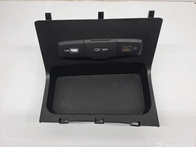 Hyundai 84619N7210   84632N7910 / 84619N721084632N7910 Tucson (NX4) 2022 Autres pièces intérieures - Image 1