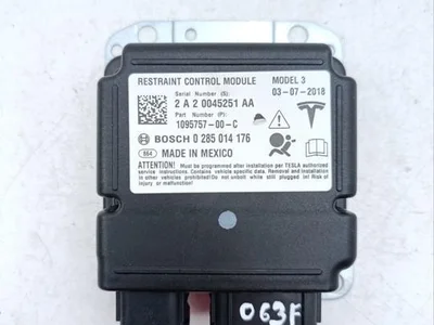 Tesla 1095757-00-C / 109575700C MODEL 3 2018 Airbagsteuergerät - Bild 1