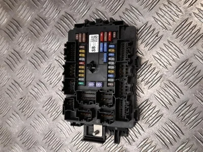 Tesla 1034409-00-B / 103440900B MODEL S 2016 Boîte à fusibles - Image 1