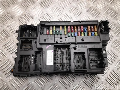 Ford USA HU5T-15604-BFB / HU5T15604BFB EDGE 2017 Caja de fusibles - Imagen 1