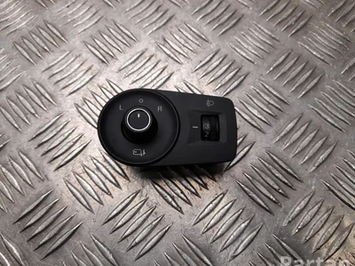 MG 11339911, 10003589 MG4 Trophy 2024 Bouton de miroir électrique - Image 1