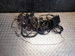 Mercedes-Benz A 126 540 01 50, A 126 820 23 17, A 126 540 00 82 / A1265400150, A1268202317, A1265400082 S-Class W126 1983 Fils du compartiment moteur