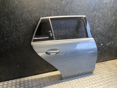 Mercedes-Benz C-Class estate (S206) 2022 Porte Right Rear - Image 1