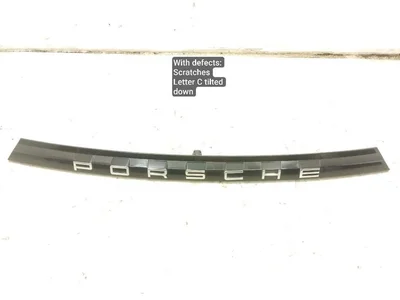 Porsche 971827044B, 971827044 PANAMERA (971) 2018 Un autre détail de finition - Image 1