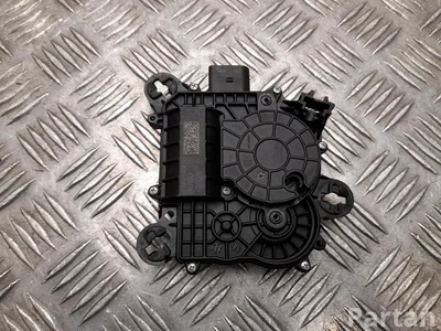 Audi 1T3 827 887 B / 1T3827887B Q5 GUB 2025 Płyta zamykająca z silnikiem domykania  - Zdjęcie 1