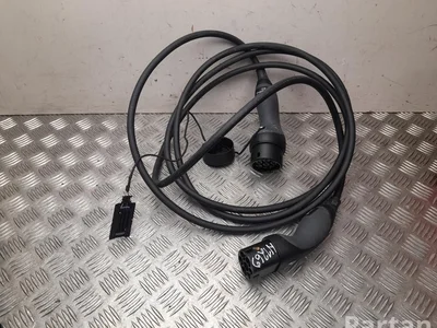 Mercedes-Benz A 000 583 23 05 / A0005832305 EQE V295 2022 Câble de charge du véhicule - Image 1