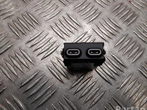 BMW 5A27DE6 5 G60 2024 Périphérique d'entrée USB