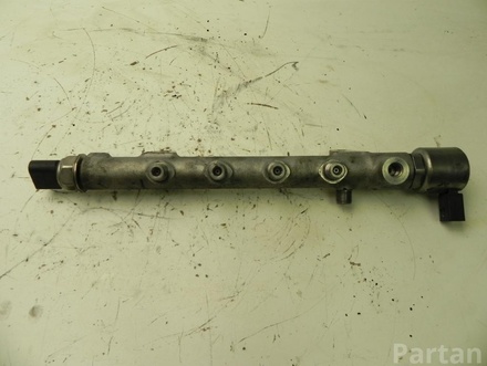 MERCEDES-BENZ A 651 070 04 95 / A6510700495 E-CLASS (W212) 2010 Fuel rail