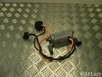 Volkswagen 5Q0 907 155 C / 5Q0907155C PASSAT Variant (3G5) 2016 Įtampos keitklis