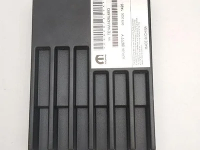 Chrysler P68207345AF Pacifica 2018 Amplificateur audio - Image 1