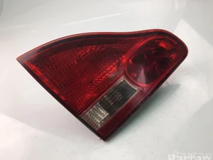 Toyota AVENSIS VERSO (_M2_) 2008 Feu arrière