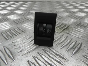 Nissan 003236 LEAF (ZE1) 2021 Réglage de la hauteur de l'interrupteur