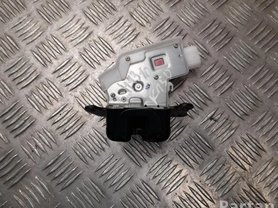 Toyota ME01AS, T6T51 Yaris Cross XP210 2025 Zamek pokrywy bagażnika - Obraz 1