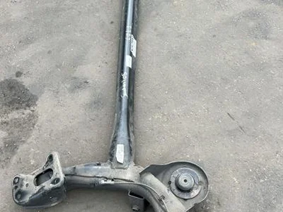 Ssangyong 10525119, G0520041 Tivoli Grand 2022 poutre d'essieu arrière - Image 1