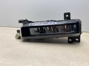 BMW 7433788 ; 6317743378809 / 7433788, 6317743378809 3 (G20) 2021 Reflektor przeciwmgłowy z prawej