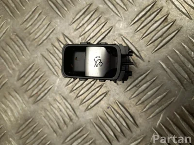 Mercedes-Benz A 206 905 68 02 / A2069056802 C-Class estate (S206) 2022 Mygtukas, bagažinės dangčio - Paveiksliukas 1