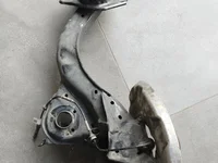 BMW 6894208 1 (F70) 2025 Arrière bras inférieur right side