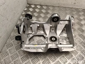 BMW 100030100, 335A205E701D 5 G60 2025 Uchwyt silnika