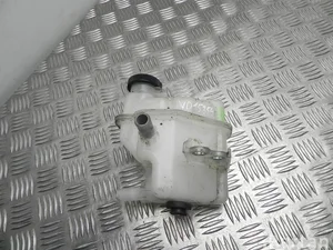 Toyota 1.5 / 15 YARIS (_P13_) 2014 Vase d'expansion du liquide de refroidissement