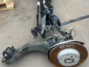 BMW 6894199 IX 1 2023 poutre d'essieu arrière