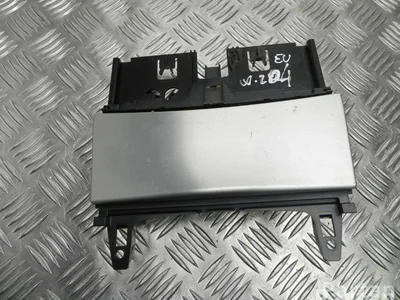 Mercedes-Benz A 204 680 13 50 / A2046801350 C-CLASS (W204) 2012 Cendrier - Image 1