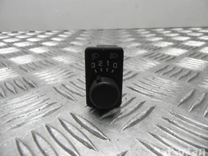 Nissan 37044A PRIMERA Estate (WP12) 2003 Réglage de la hauteur de l'interrupteur