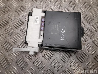 Lexus 89221-52A41, 82730-52Q10 / 8922152A41, 8273052Q10 LBX 2025 Skrzynka bezpieczników - Zdjęcie 1