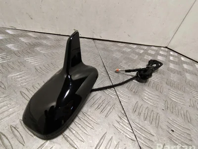 Maserati 082035805 GRAN TURISMO 2014 Antenne - Image 1