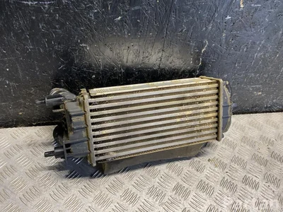 Ford H1BG-6K775-CB / H1BG6K775CB TRANSIT COURIER Kombi 2018 Refroidisseur d'air comprimé intermédiaire - Image 1