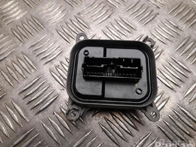 Tesla 1532925-02-C / 153292502C Model Y 2023 Unité de contrôle de la lumière - Image 1