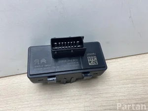 Peugeot 9810486880 508 II 2019 Sterownik podgrzewania foteli