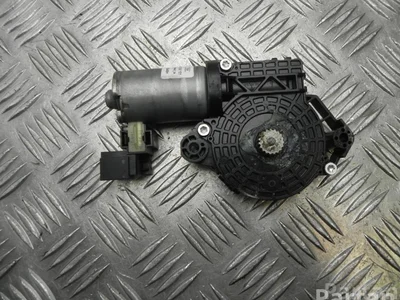 Mercedes-Benz 0390200101 C-CLASS Coupe (C205) 2016 Moteur de toit coulissant - Image 1