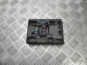 Renault 284B61704R, 89501-55010 / 284B61704R, 8950155010 Clio V 2021 Boîte à fusibles