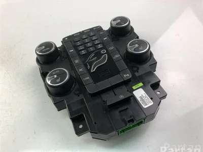 Volvo 31288103 V40 Hatchback 2017 Contrôle automatique de la climatisation - Image 1