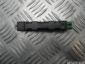 Audi 8R0 035 225 P / 8R0035225P Q5 (8R) 2009 Amplificateur d'antenne