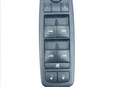 Jeep 68184802AB, 10099221, 86390B GRAND CHEROKEE IV (WK, WK2) 2015 Langų pakėlimo mygtukas kairė priekis - Nuotrauka 1