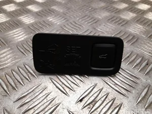 Ford USA LJ8B-R40726-CB / LJ8BR40726CB Mustang Mach-E 2022 Bouton du coffre à bagages