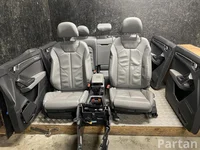 Audi Q3 Sportback (F3N) 2024 Juego del asiento Panel de puertas Apoyabrazos